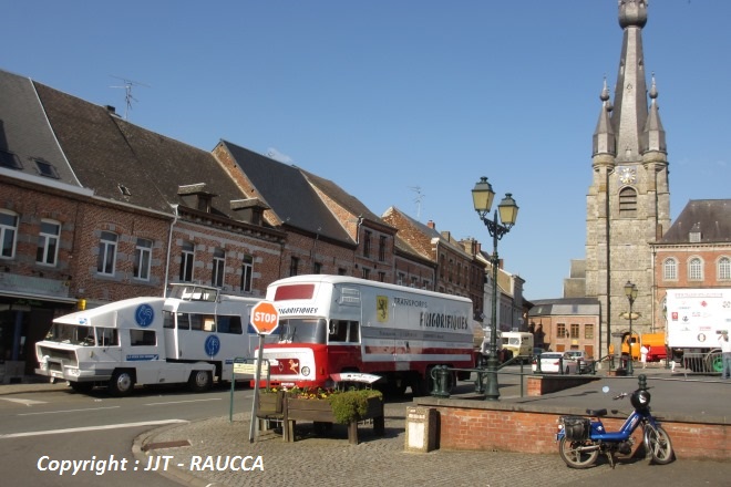 Arret sur la place de Solre le Chateau