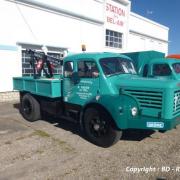 Berliet dépanneuse au garage du Bel-Air