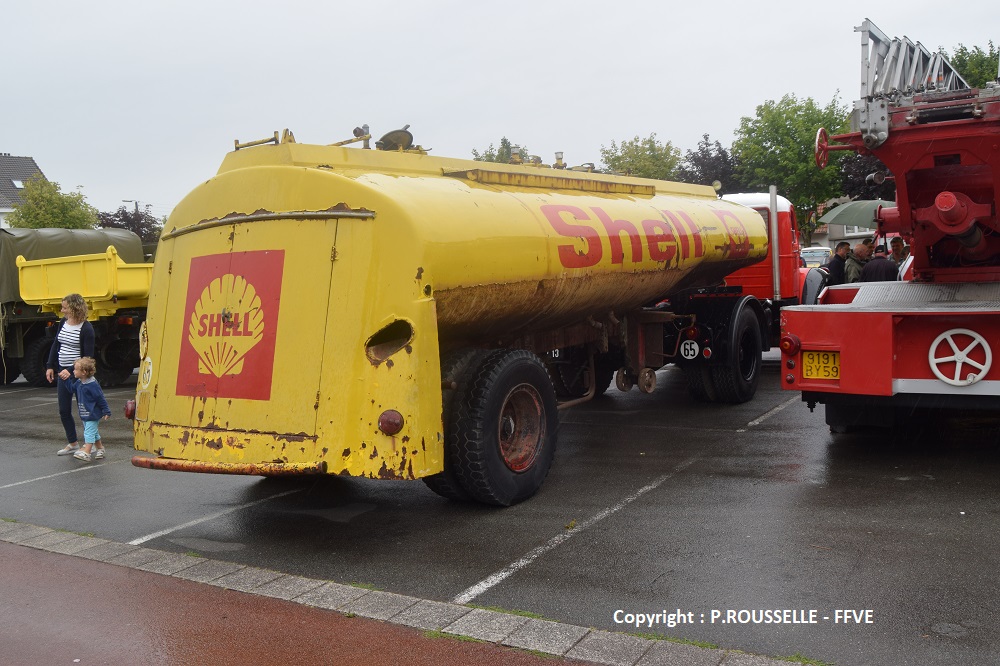 Berliet TLM & citerne essence Shell