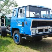 Bernard cabine Télévision en tracteur (rarissime)