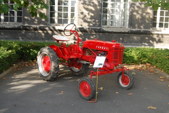 IH Mac Cormic Farmall