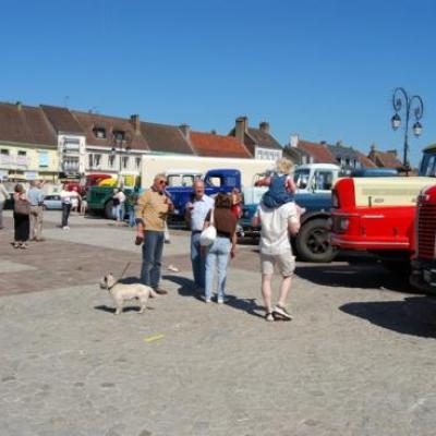 Animation sur la place de Montreuil sur Mer