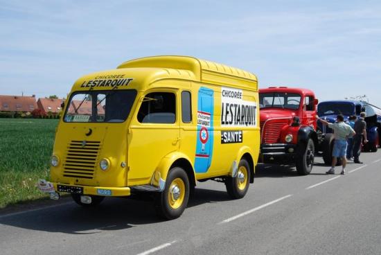 1958 - Renault Goelette décorée aux couleurs Lestarquit