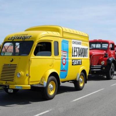 1958 - Renault Goelette décorée aux couleurs Lestarquit