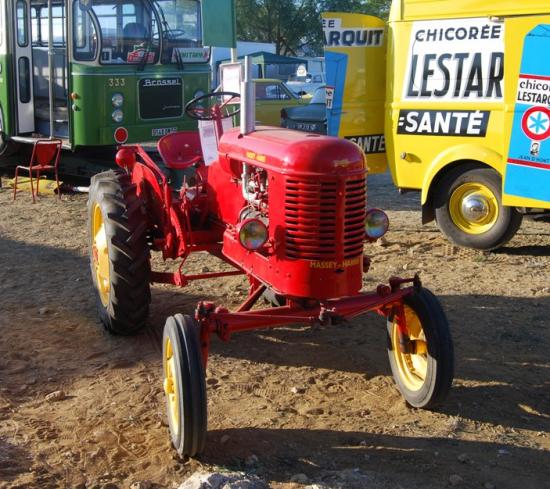 Massey Harris Pony 812 produit à Marquette les Lille