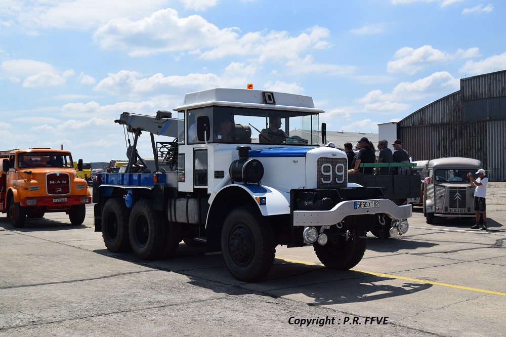 Mack dépanneuse ex-Becquet