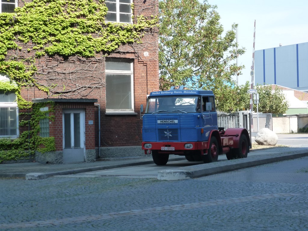 HENSCHEL tracteur