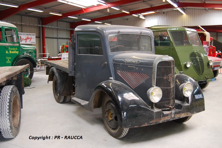 Panhard K85 sans soupapes