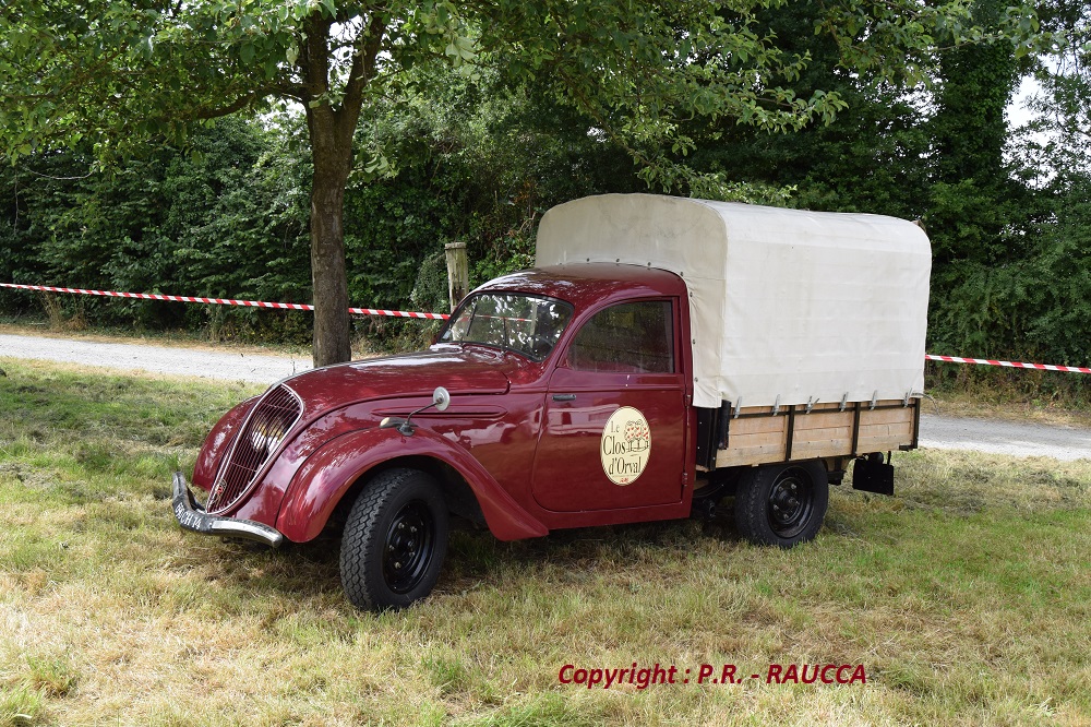 Peugeot 202 Pickup baché 1948