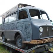 Peugeot D4A Le Bastard pour Leroux 1958 en cours de restauration