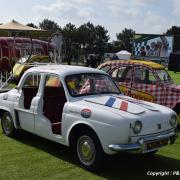 Renault dauphine pour l Equipe tdf