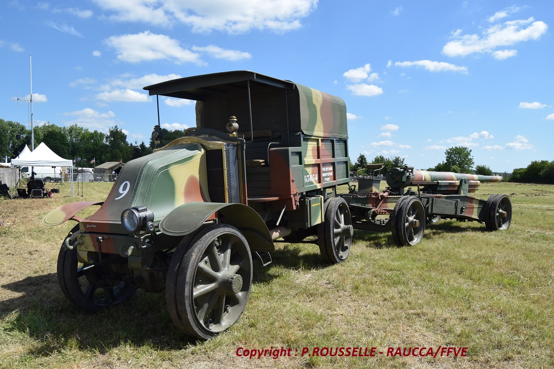 Renault tracteur artillerie 1914