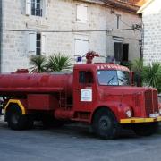 Tam Pompiers de Perast sur les bords des bouches du Kotor